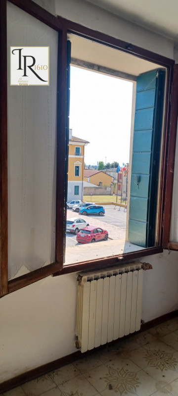 Immagine 21 di Palazzo in vendita  a Trecenta