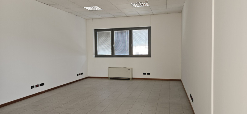 Immagine 1 di Ufficio in vendita  in Via Cavour a Este