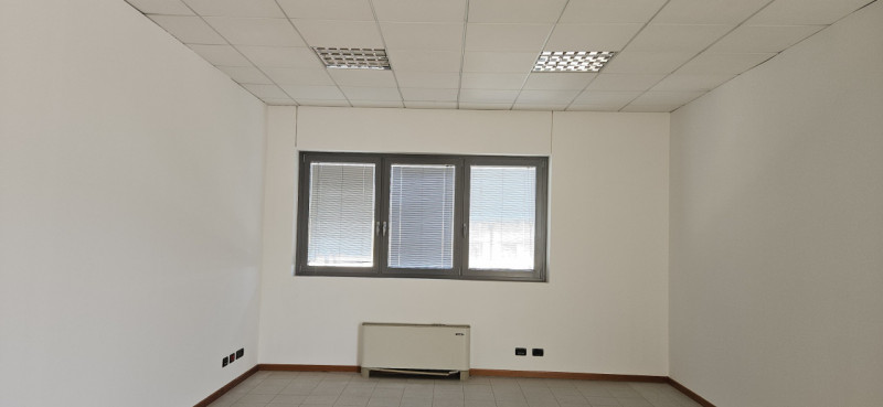 Immagine 2 di Ufficio in vendita  in Via Cavour a Este