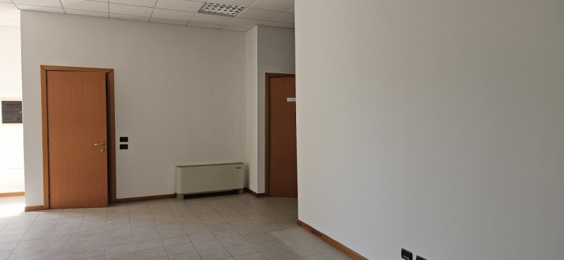 Immagine 3 di Ufficio in vendita  in Via Cavour a Este