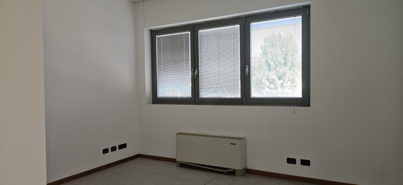 Immagine 12 di Ufficio in vendita  in Via Cavour a Este