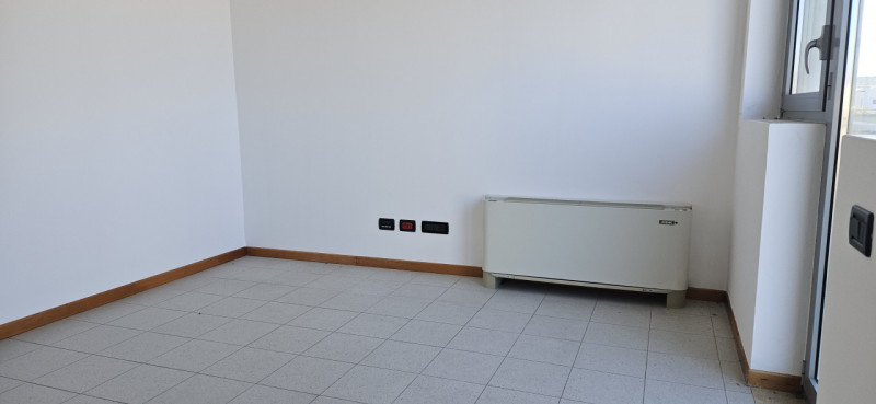 Immagine 15 di Ufficio in vendita  in Via Cavour a Este