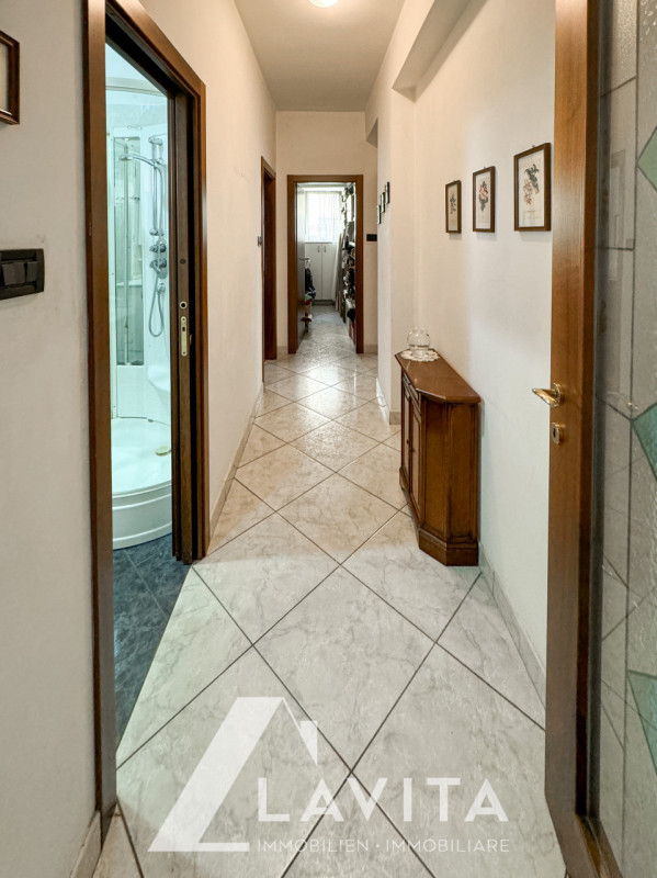 Immagine 12 di Appartamento in vendita  in via Resia a Bolzano