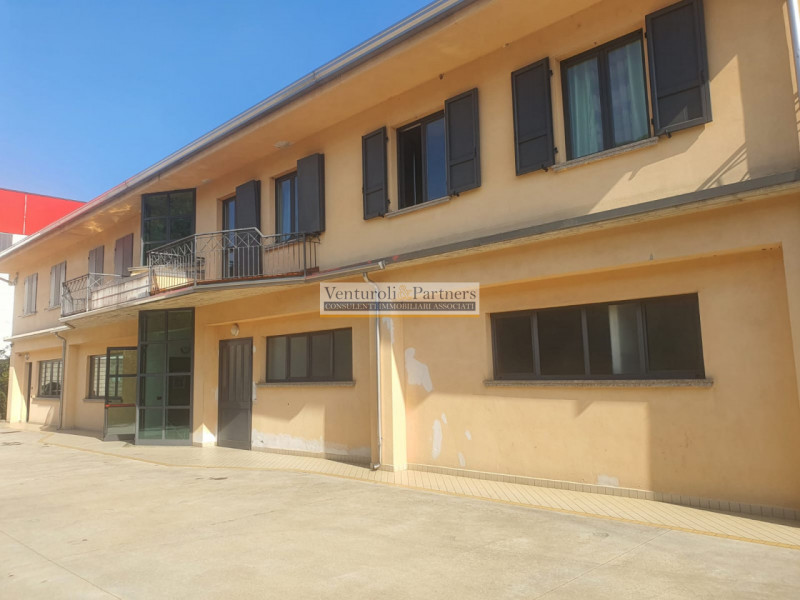 Immagine 2 di Capannone industriale in affitto  in Via industriale a Prevalle