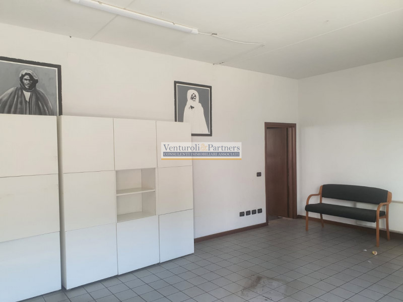 Immagine 3 di Capannone industriale in affitto  in Via industriale a Prevalle