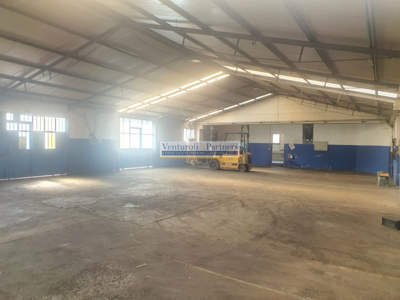Immagine 10 di Capannone industriale in affitto  in Via industriale a Prevalle