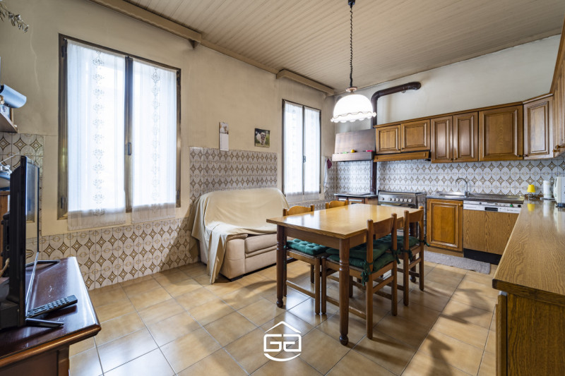 Immagine 5 di Villetta a schiera in vendita  in Via Ponte, 72 a Castegnero