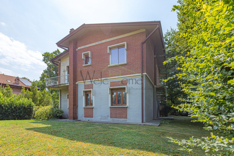 Immagine 3 di Casa bifamiliare in vendita  in Via appiani 1 a Merone