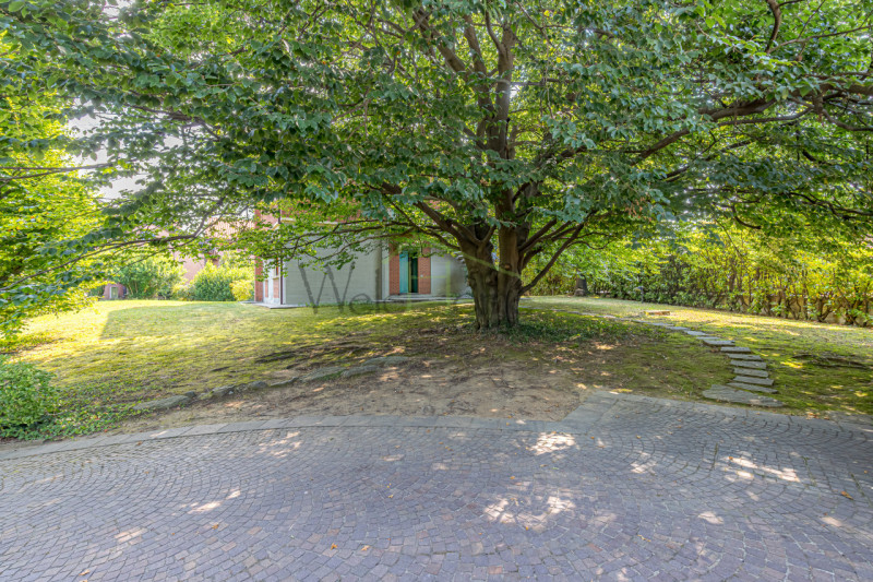 Immagine 5 di Casa bifamiliare in vendita  in Via appiani 1 a Merone