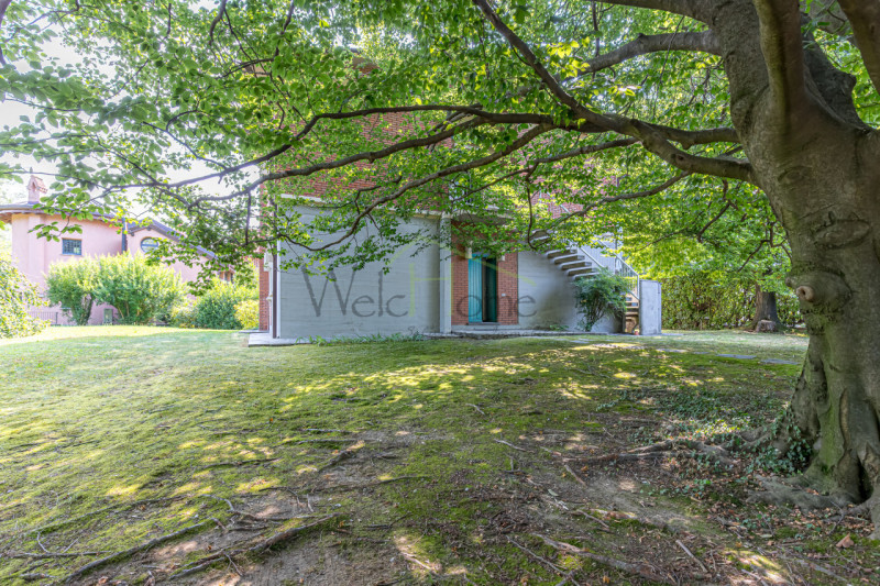 Immagine 6 di Casa bifamiliare in vendita  in Via appiani 1 a Merone