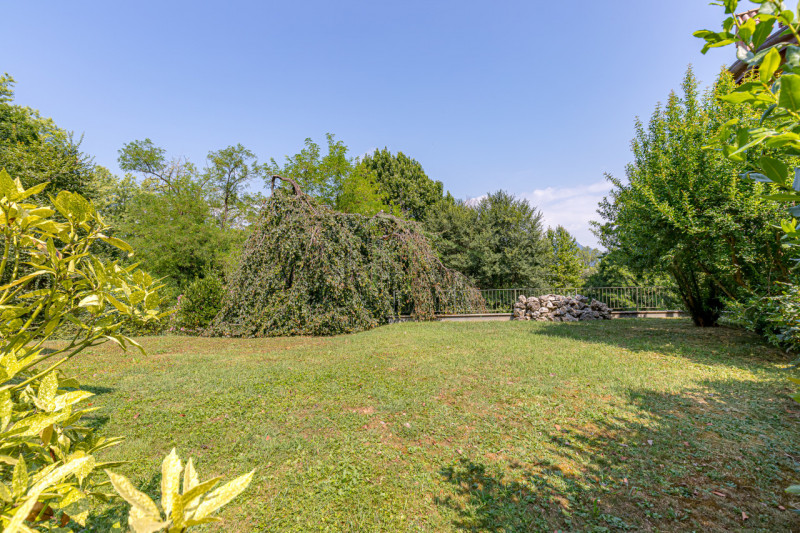 Immagine 7 di Casa bifamiliare in vendita  in Via appiani 1 a Merone