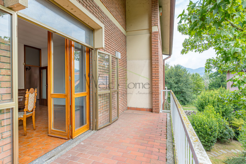 Immagine 15 di Casa bifamiliare in vendita  in Via appiani 1 a Merone