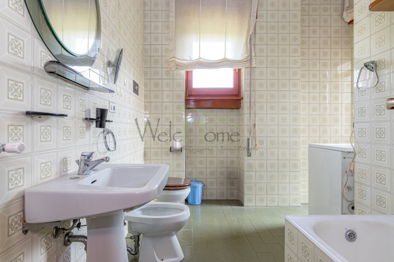 Immagine 19 di Casa bifamiliare in vendita  in Via appiani 1 a Merone