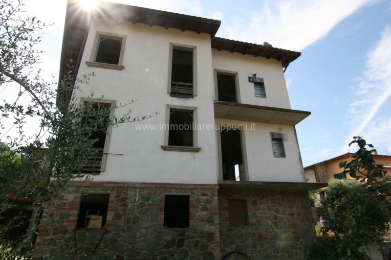 Immagine 2 di Casa indipendente in vendita  a Sinalunga