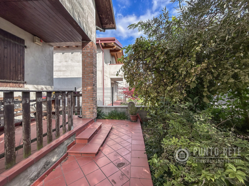 Immagine 1 di Casa indipendente in vendita  in Via Catene a Palu'