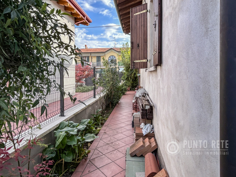 Immagine 24 di Casa indipendente in vendita  in Via Catene a Palu'