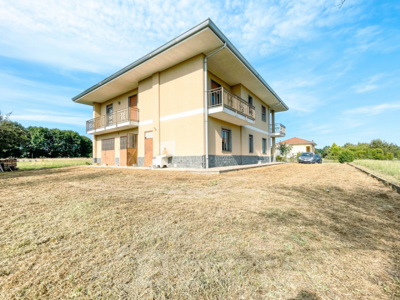 Immagine 27 di Casa indipendente in vendita  in località croce n 20 a Fontaneto D'agogna