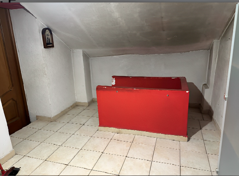 Immagine 3 di Magazzino in vendita  in via patrono d'Italia snc a Assisi