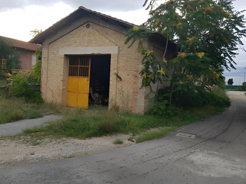 Immagine 21 di Magazzino in vendita  in via patrono d'Italia snc a Assisi
