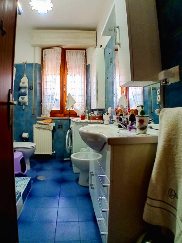 Immagine 8 di Appartamento in vendita  in via Roma a Tuoro Sul Trasimeno