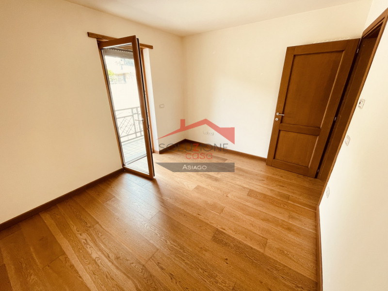 Immagine 11 di Appartamento in vendita  a Roana