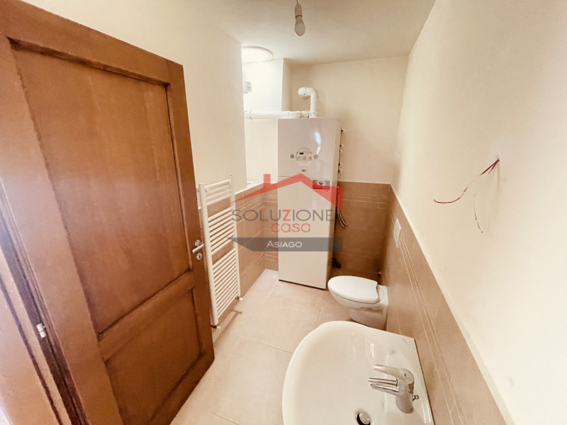 Immagine 13 di Appartamento in vendita  a Roana