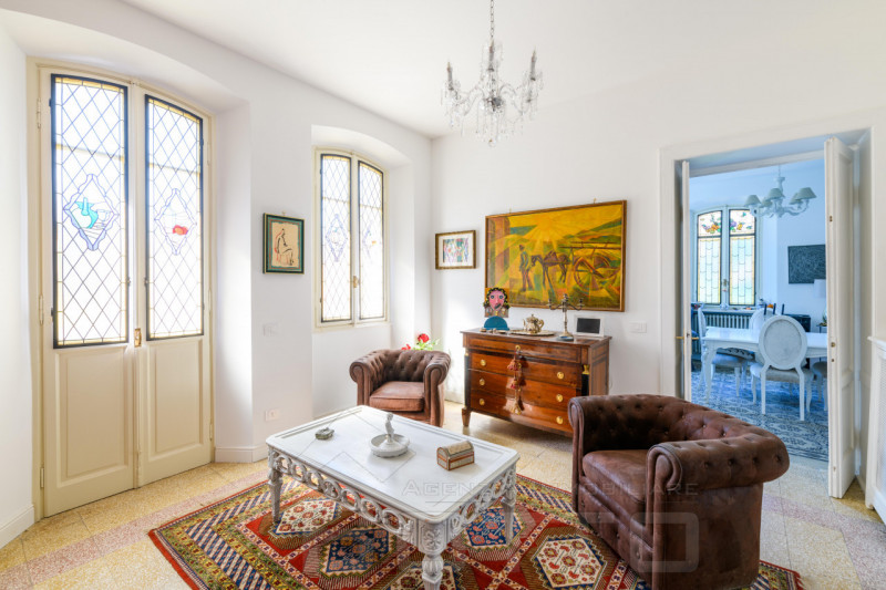 Immagine 7 di Villa in vendita  in Via Camillo Benso Conte di Cavour 40 a Castelletto Sopra Ticino