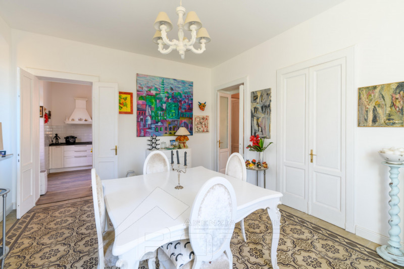 Immagine 14 di Villa in vendita  in Via Camillo Benso Conte di Cavour 40 a Castelletto Sopra Ticino