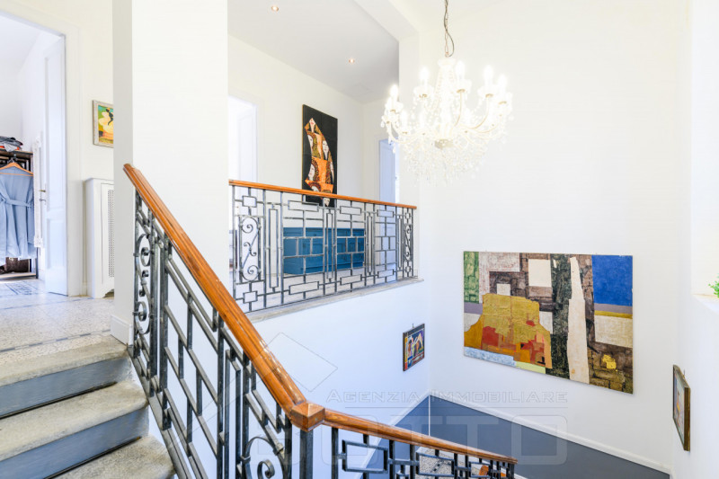 Immagine 18 di Villa in vendita  in Via Camillo Benso Conte di Cavour 40 a Castelletto Sopra Ticino