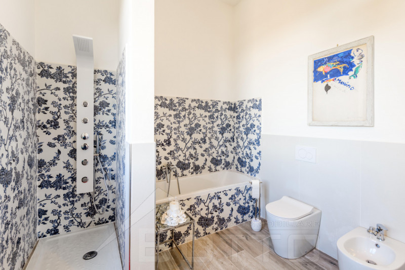 Immagine 29 di Villa in vendita  in Via Camillo Benso Conte di Cavour 40 a Castelletto Sopra Ticino