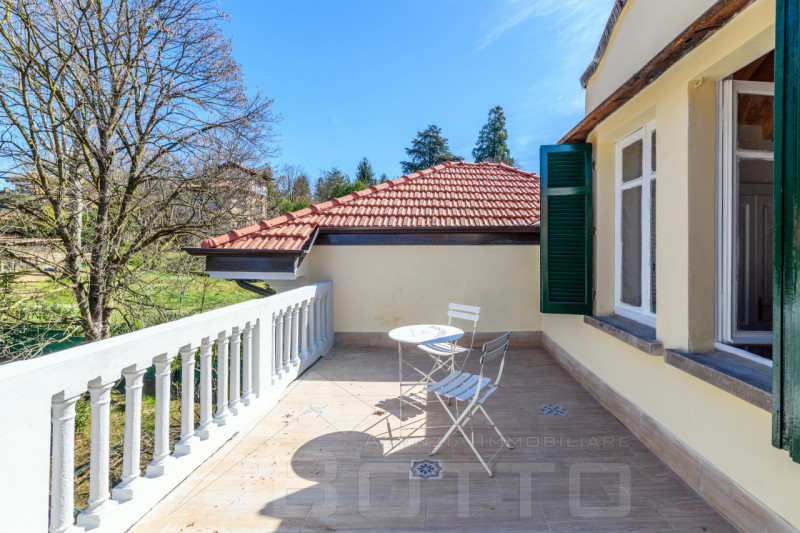 Immagine 32 di Villa in vendita  in Via Camillo Benso Conte di Cavour 40 a Castelletto Sopra Ticino