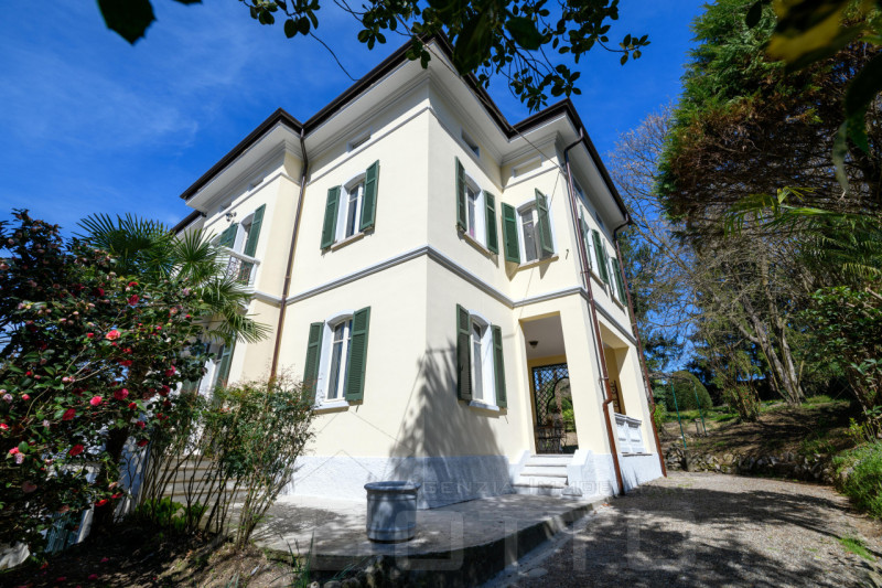 Immagine 36 di Villa in vendita  in Via Camillo Benso Conte di Cavour 40 a Castelletto Sopra Ticino