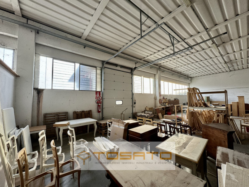 Immagine 6 di Capannone industriale in affitto  a Roverchiara