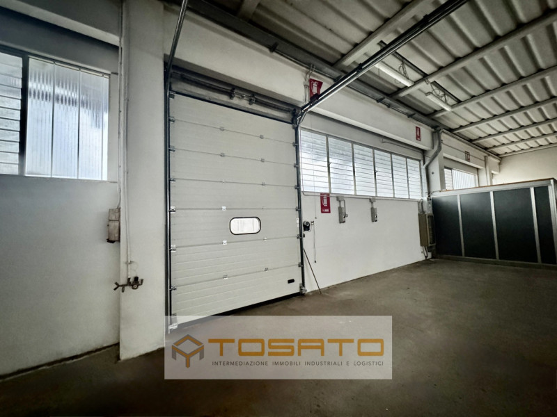 Immagine 7 di Capannone industriale in affitto  a Roverchiara