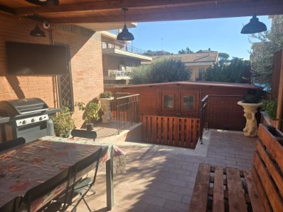 Immagine 8 di Villa in vendita  in via alfonso gallo a Roma