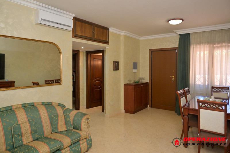 Immagine 13 di Villa in vendita  in via alfonso gallo a Roma