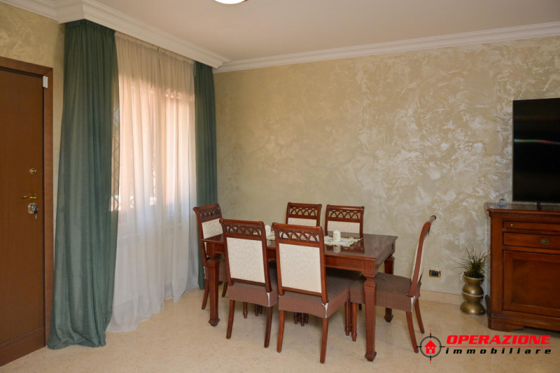 Immagine 14 di Villa in vendita  in via alfonso gallo a Roma