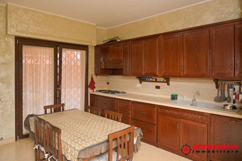 Immagine 18 di Villa in vendita  in via alfonso gallo a Roma