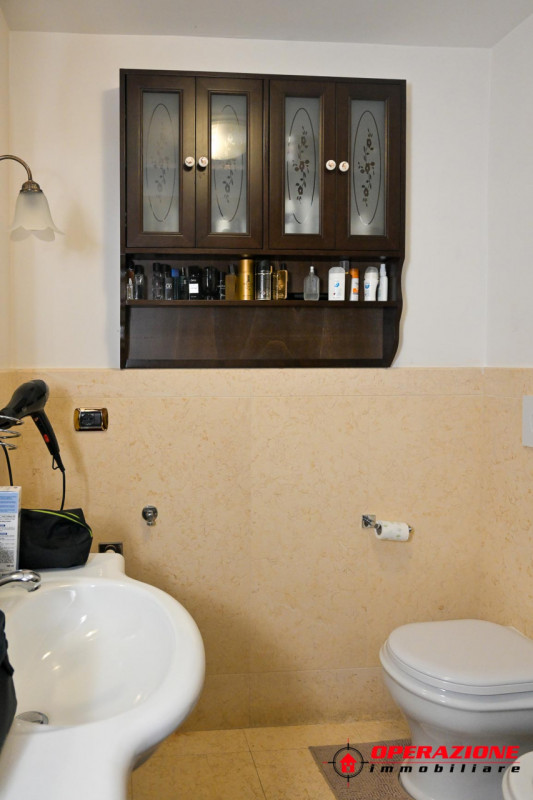 Immagine 20 di Villa in vendita  in via alfonso gallo a Roma