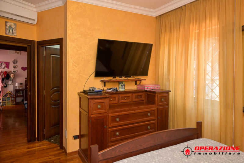 Immagine 25 di Villa in vendita  in via alfonso gallo a Roma