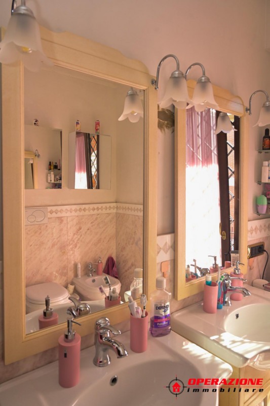 Immagine 30 di Villa in vendita  in via alfonso gallo a Roma