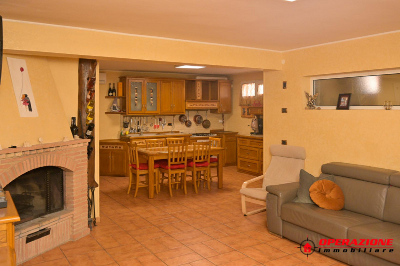 Immagine 48 di Villa in vendita  in via alfonso gallo a Roma