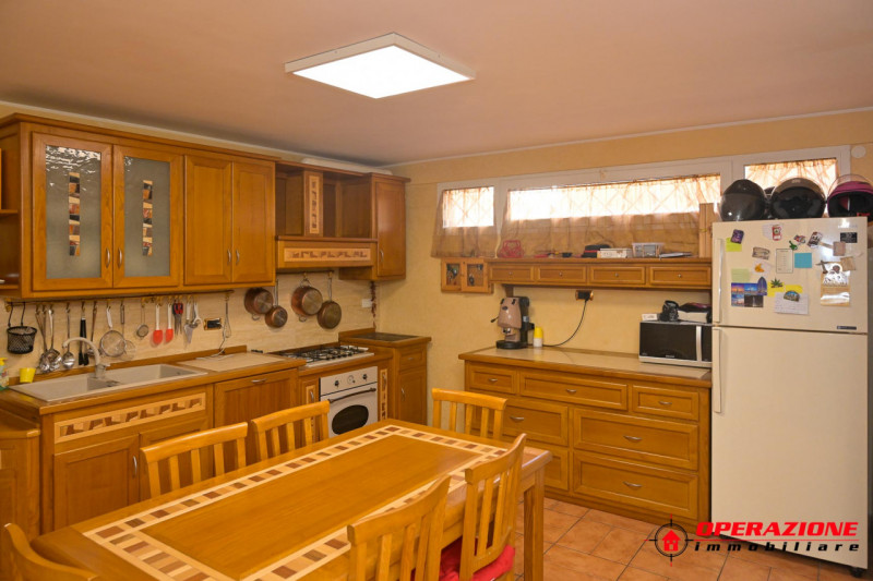 Immagine 51 di Villa in vendita  in via alfonso gallo a Roma