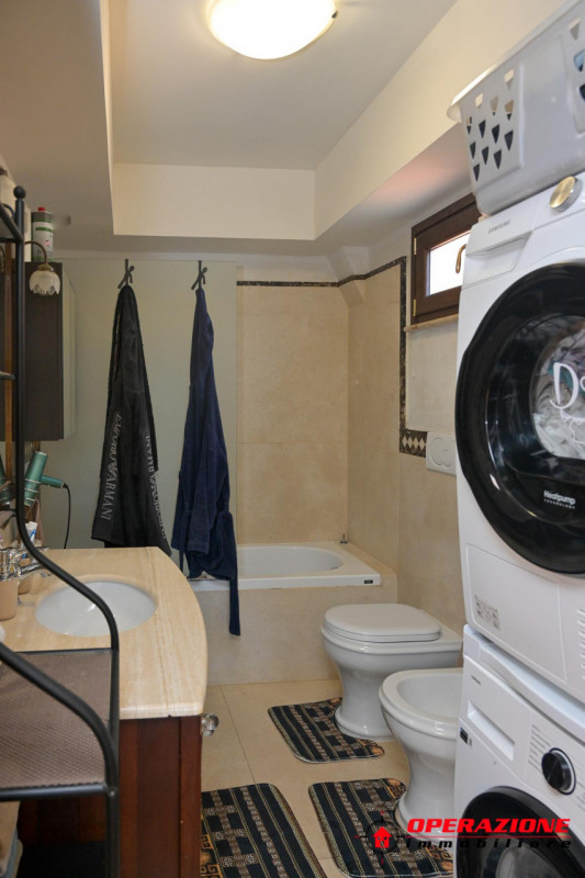 Immagine 58 di Villa in vendita  in via alfonso gallo a Roma