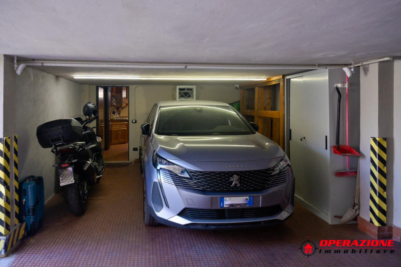 Immagine 69 di Villa in vendita  in via alfonso gallo a Roma