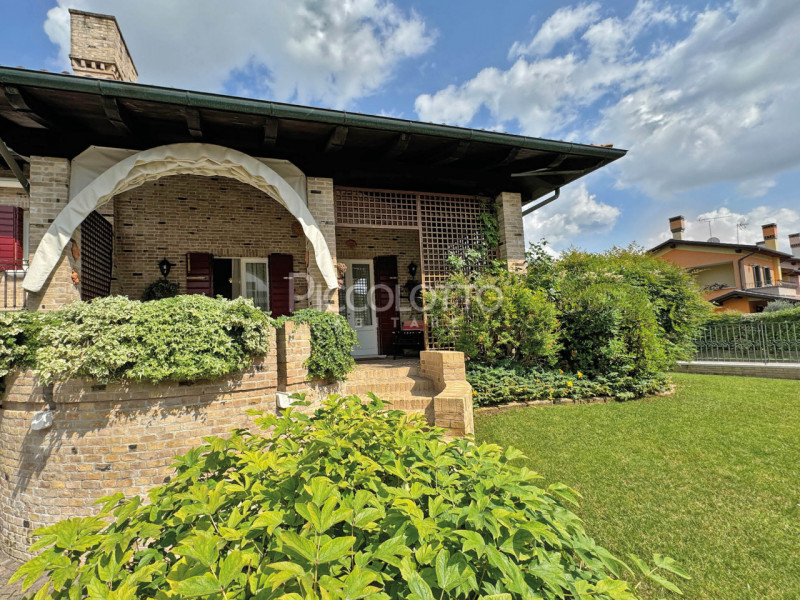 Immagine 4 di Villa in vendita  in via Meucci a Salzano