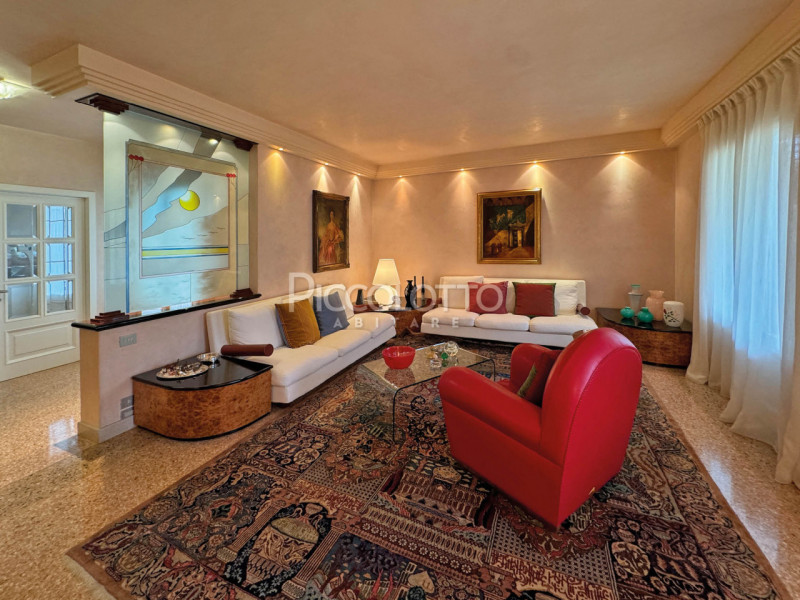 Immagine 6 di Villa in vendita  in via Meucci a Salzano