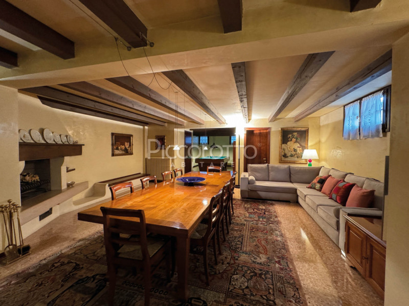 Immagine 14 di Villa in vendita  in via Meucci a Salzano