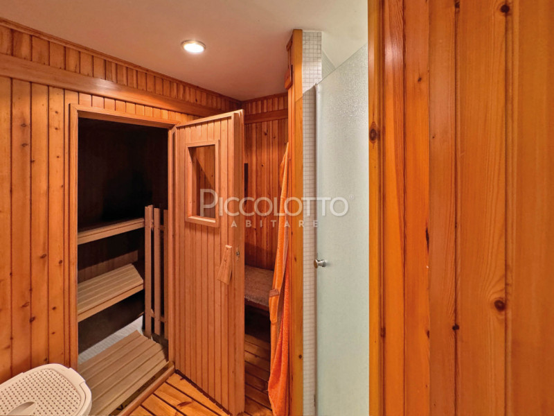 Immagine 16 di Villa in vendita  in via Meucci a Salzano