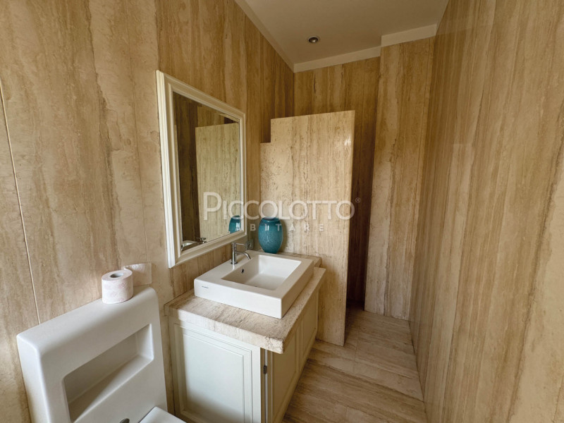 Immagine 28 di Villa in vendita  in via Meucci a Salzano